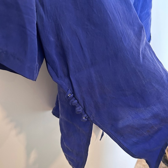 Asymmetrical royal blue shirt - Picture 4 of 4